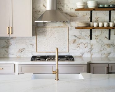 Your guide to kitchen backsplashes: 9 types, Pros & ...