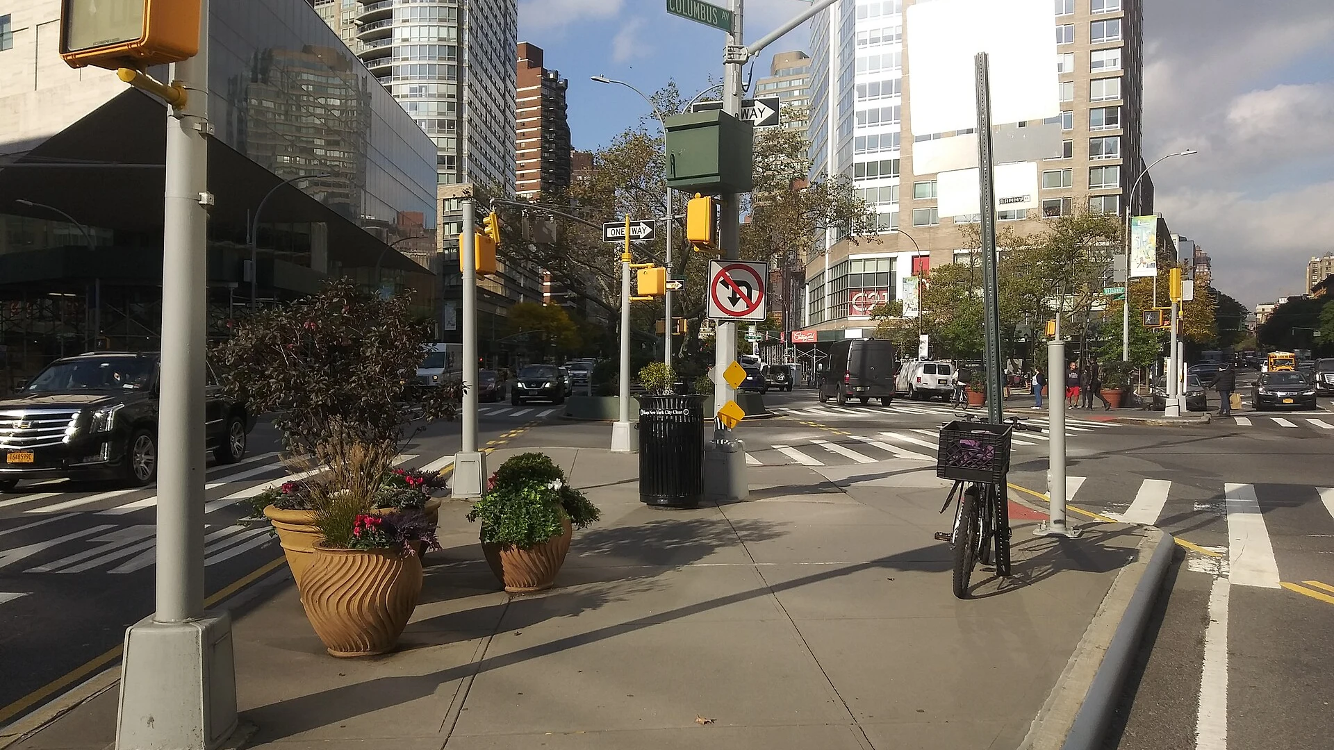 Lincoln Square, Manhattan neighborhood view